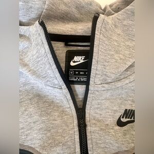 Nike tech women’s sportswear, full zip jacket XS